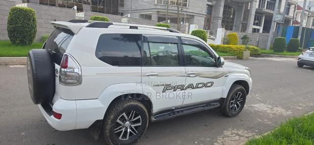 Toyota Land Cruiser Prado 2005 White