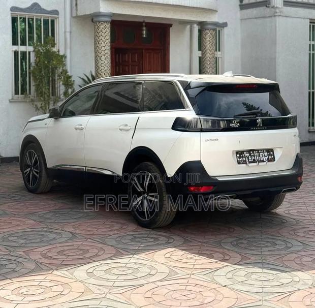 Peugeot 5008 2022
