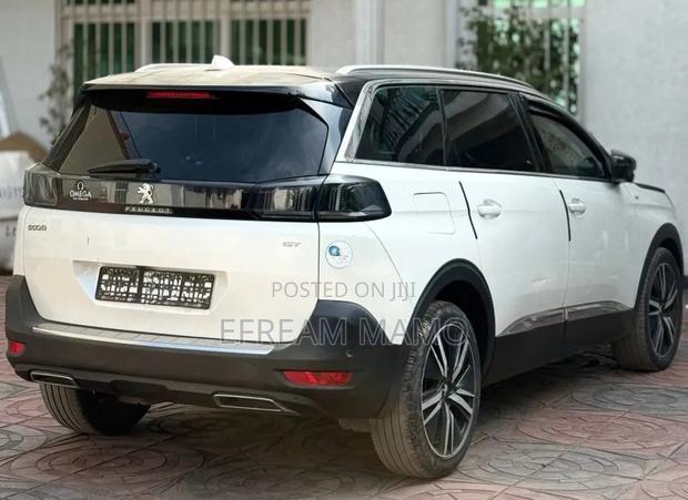 Peugeot 5008 2022