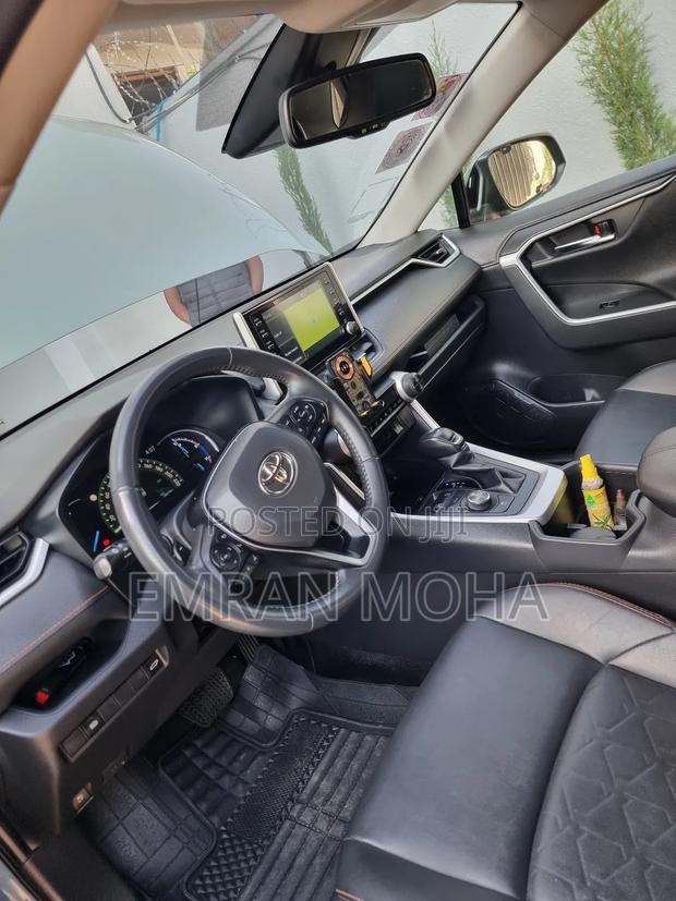 Toyota RAV4 2022 Green