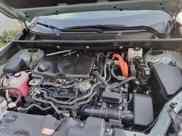 Toyota RAV4 2022 Green