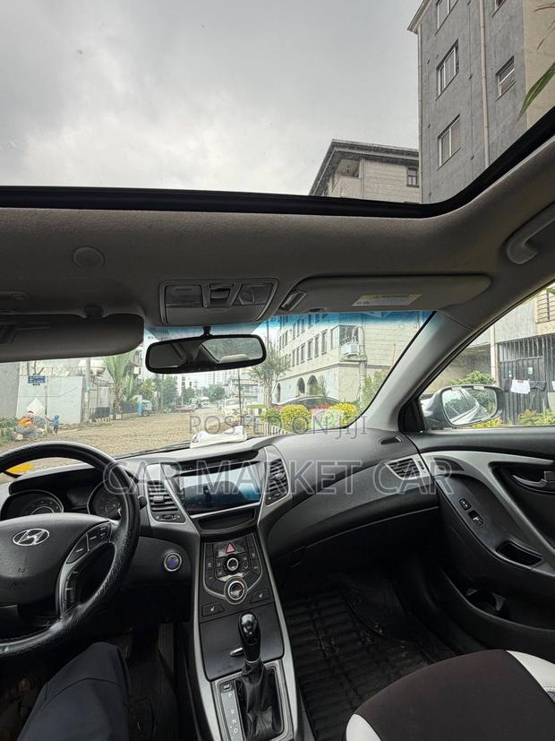 Hyundai Elantra SE 4dr Sedan (1.8L 4cyl 6A) 2015 Gray