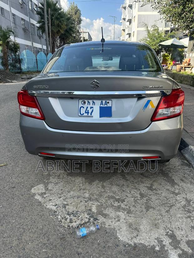 Suzuki Dzire 2022 Silver