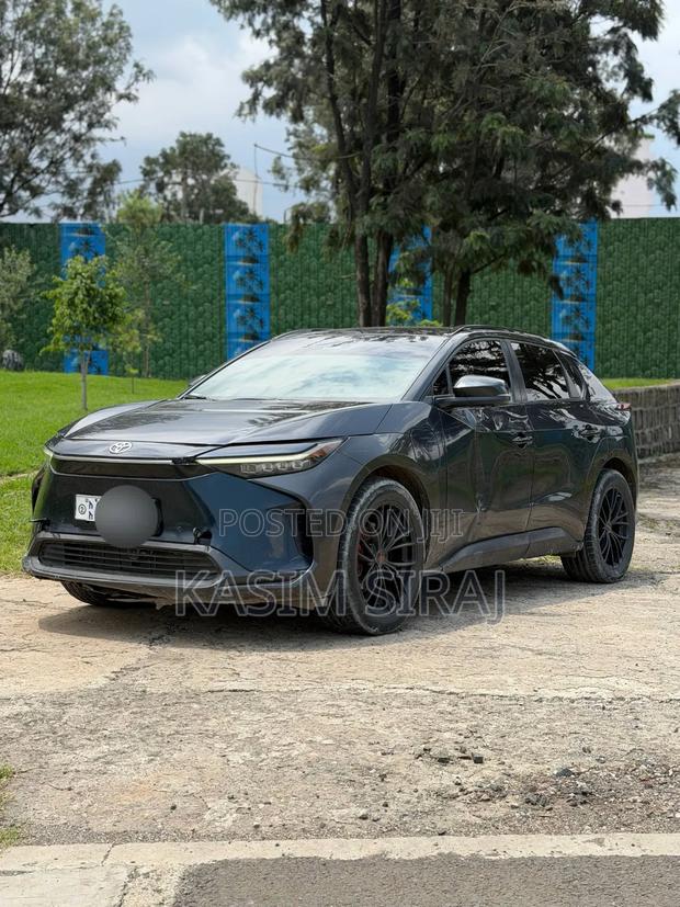 Toyota bZ4X 2023 Gray