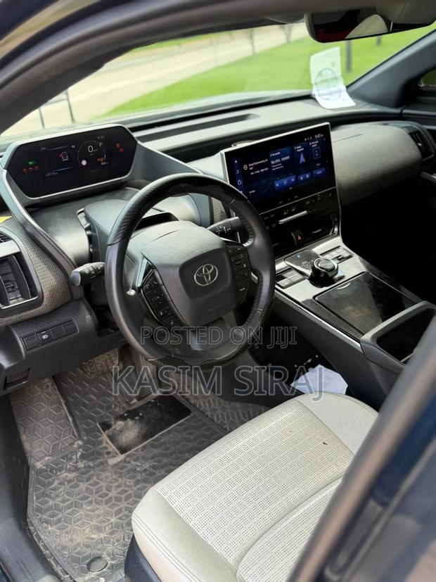 Toyota bZ4X 2023 Gray