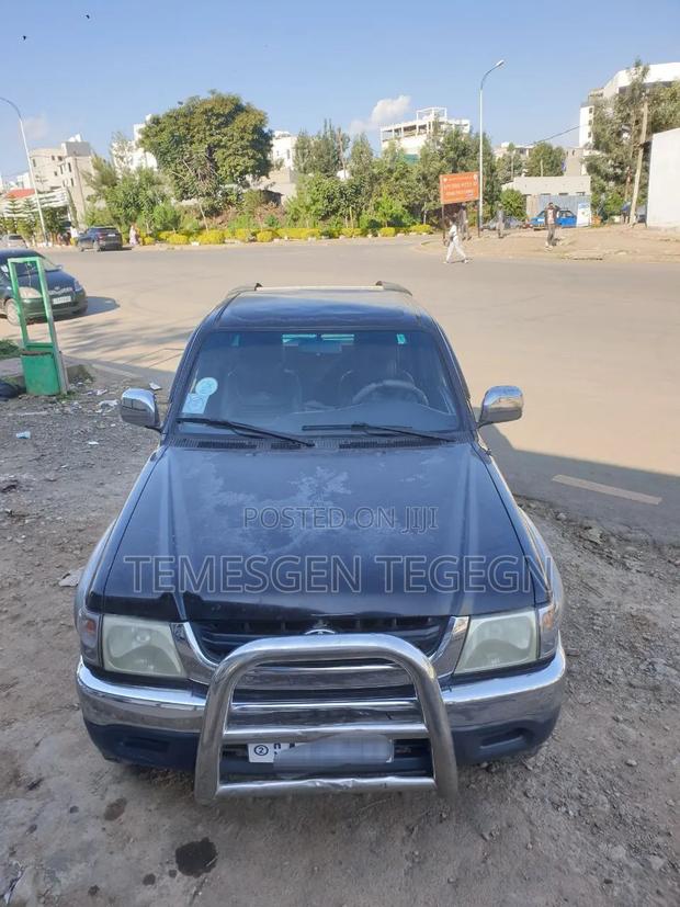 Toyota Hilux 2003 Black
