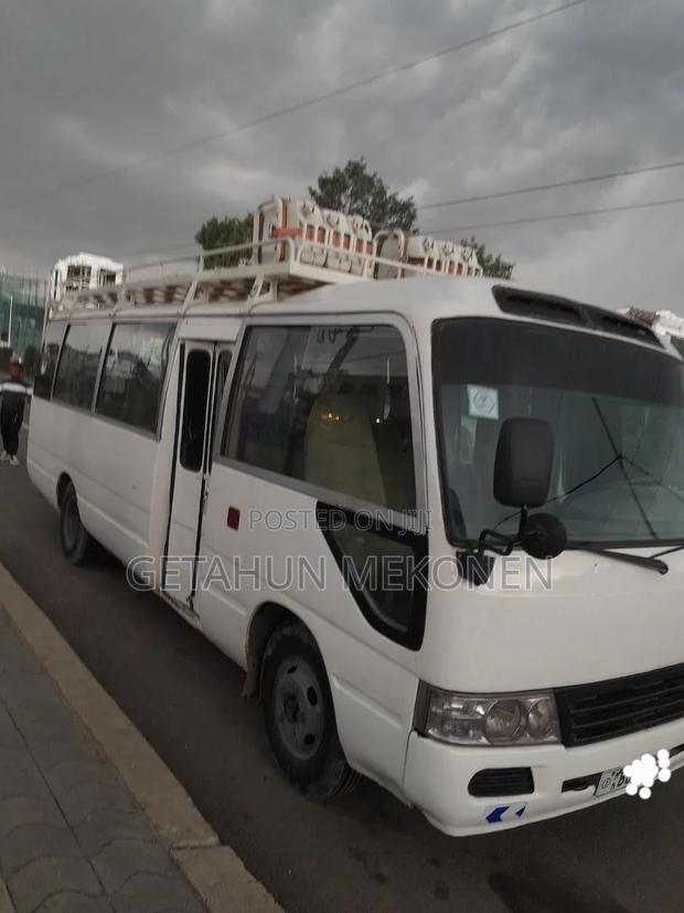 Toyota Land Cruiser 2011 White