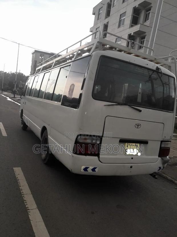 Toyota Land Cruiser 2011 White