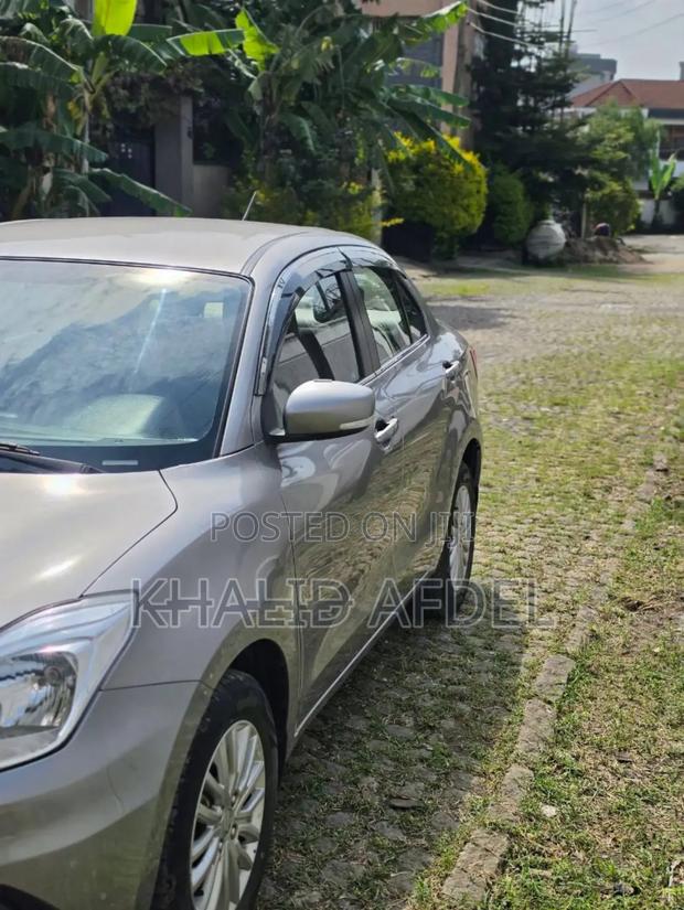 Suzuki Dzire 2022 Silver