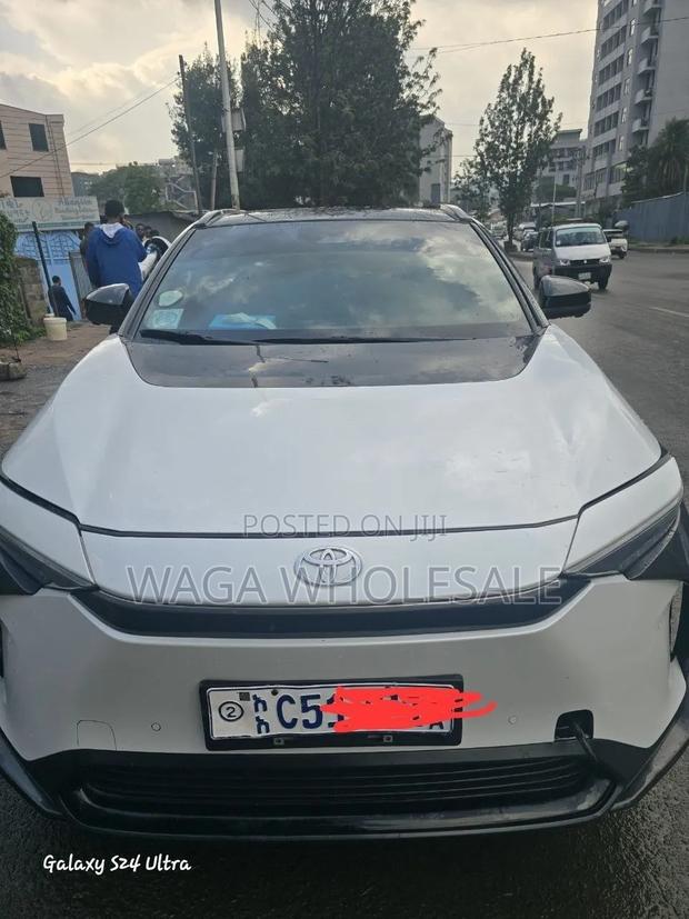 Toyota bZ4X 2023 White