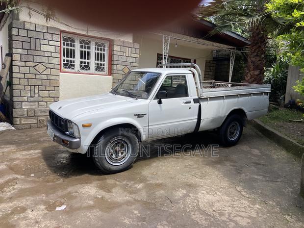 Toyota Hilux 1993 White