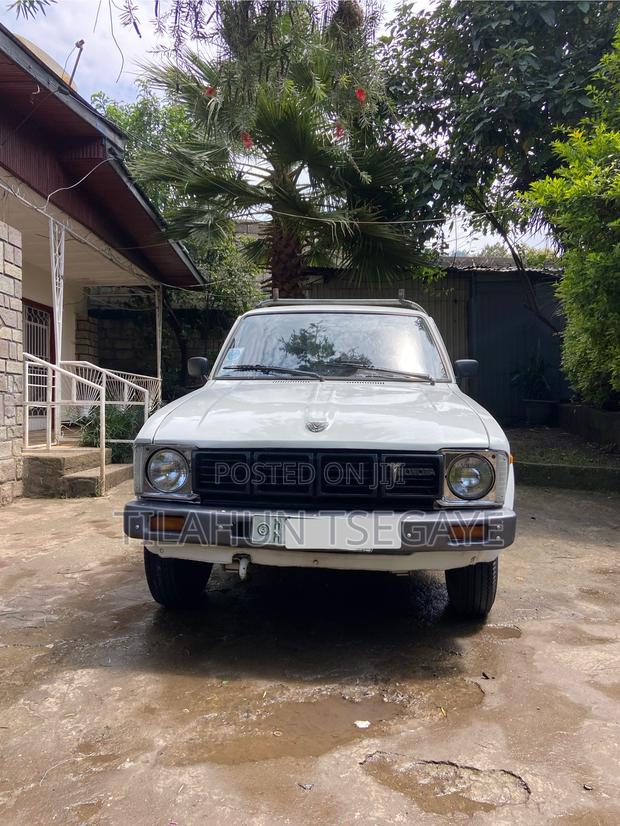Toyota Hilux 1993 White