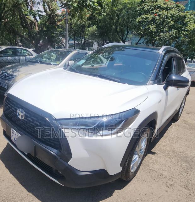 Toyota Corolla Hybrid 2024 White