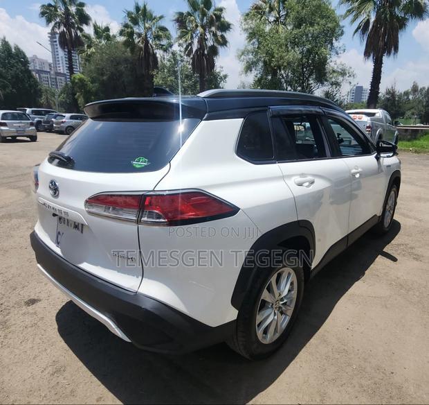 Toyota Corolla Hybrid 2024 White