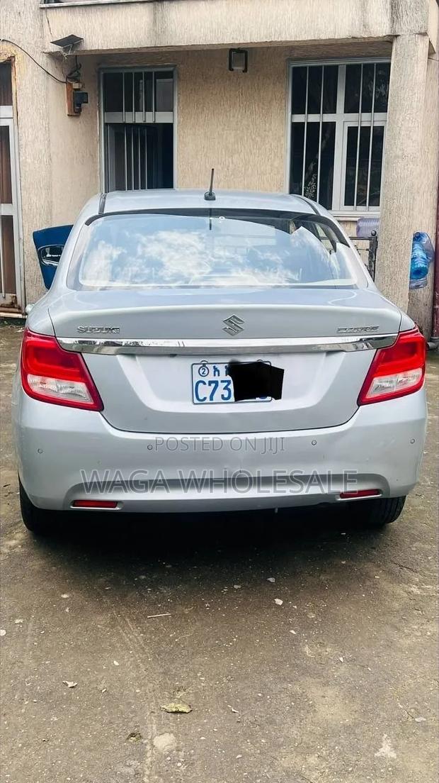 Suzuki Dzire 2024 Silver