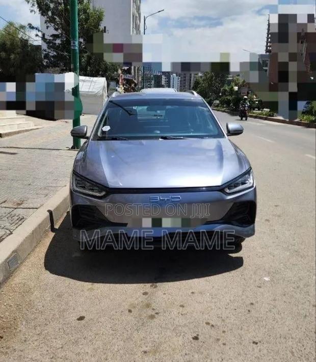 BYD E2 43 kWh 94 hp FWD 2024 Gray