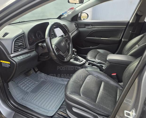 Hyundai Avante 2017 Silver