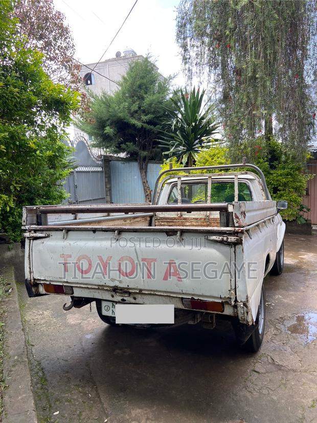 Toyota Hilux 1993 White