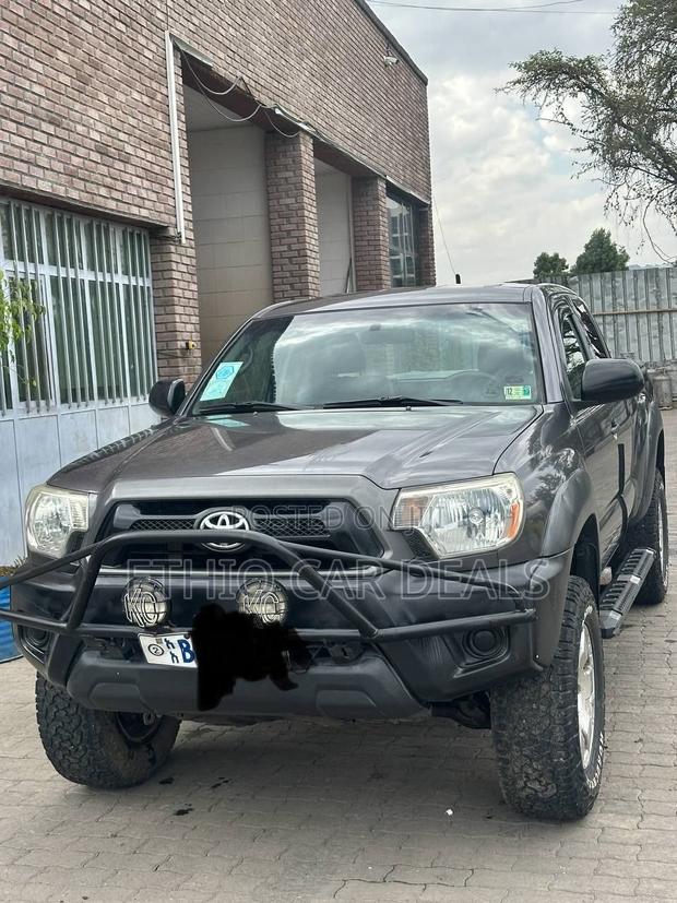 Toyota Tacoma 2014 Gray
