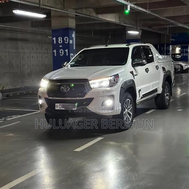 New Toyota Hilux 2019 White