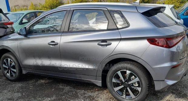 BYD E2 43 kWh 94 hp FWD 2025 Silver