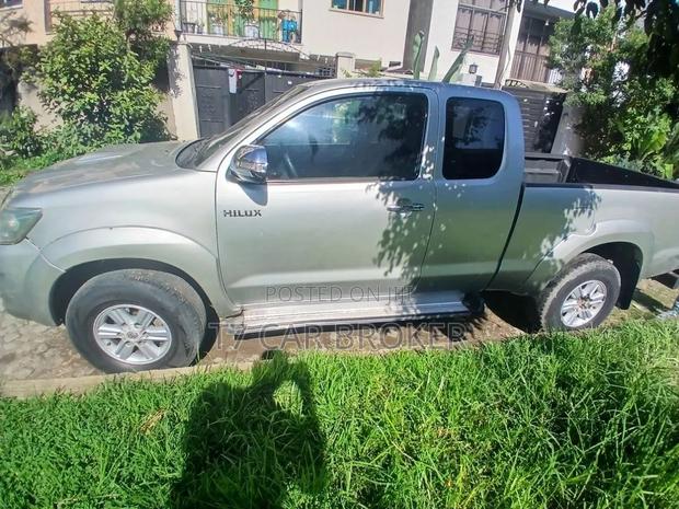 Toyota Hilux 2012