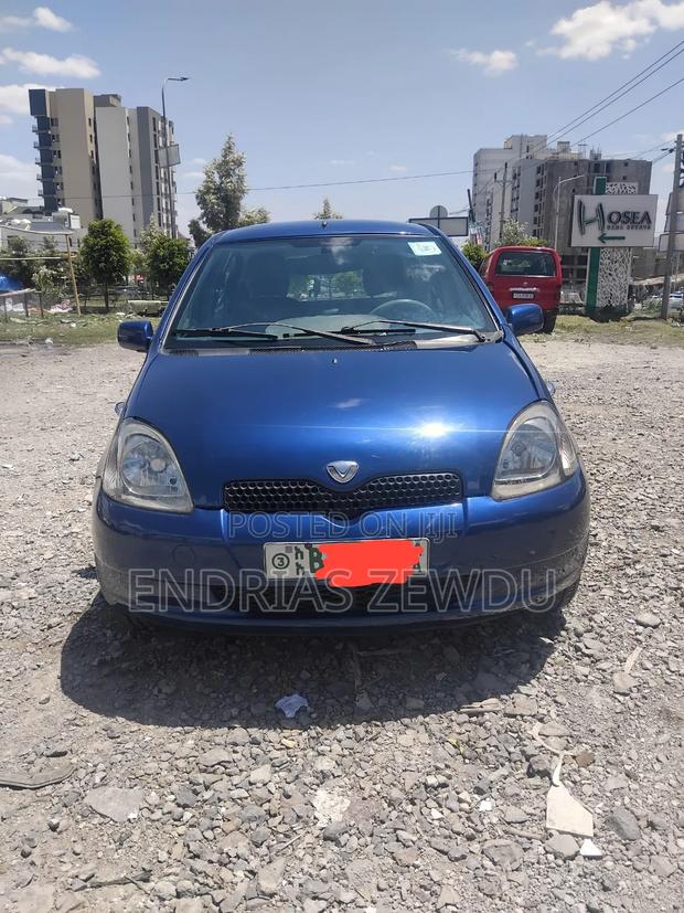 Toyota Vitz 2001 Blue