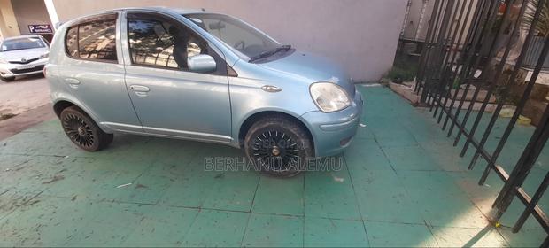 Toyota Vitz 2002 Blue