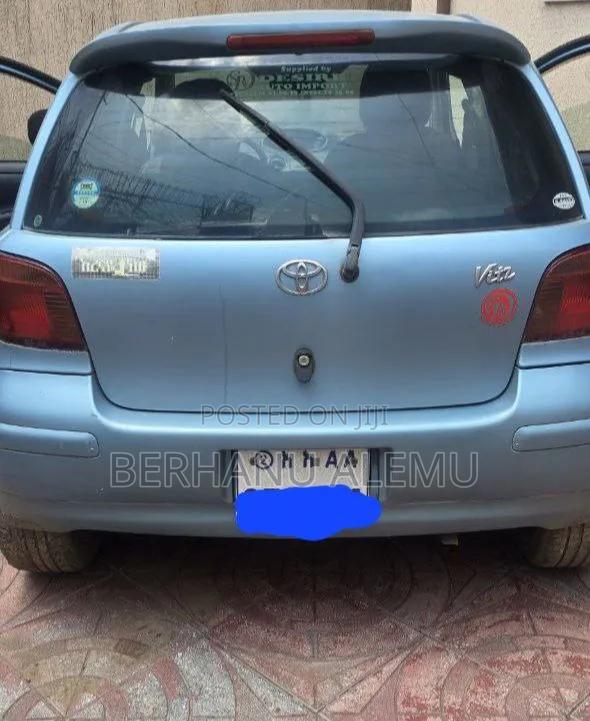 Toyota Vitz 2002 Blue