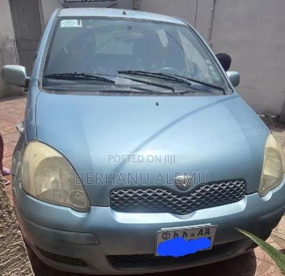 Toyota Vitz 2002 Blue