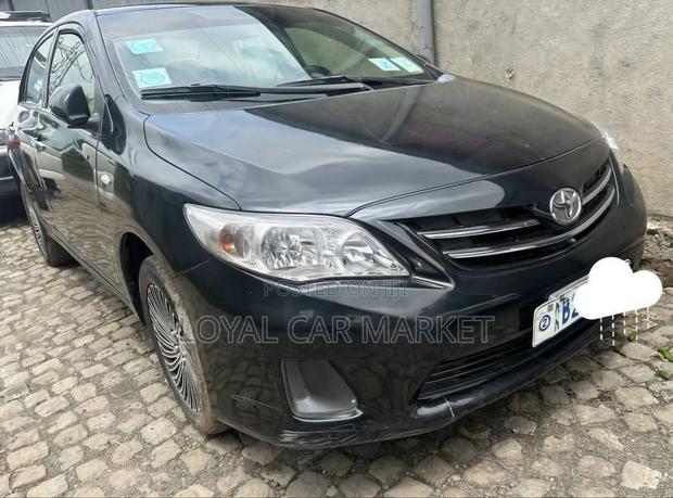Toyota Corolla 2012 Black