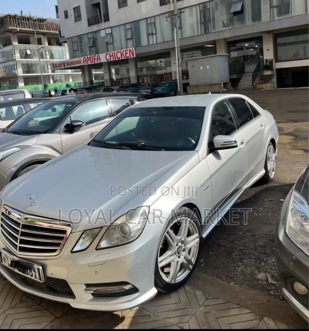 Mercedes-Benz E200 2014 Silver