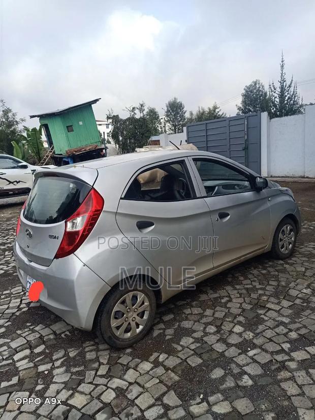 Hyundai Eon 2015 Silver