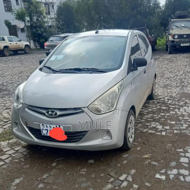 Hyundai Eon 2015 Silver
