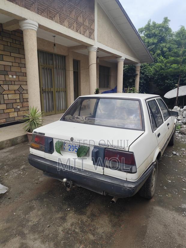 Toyota Corolla 1986 White