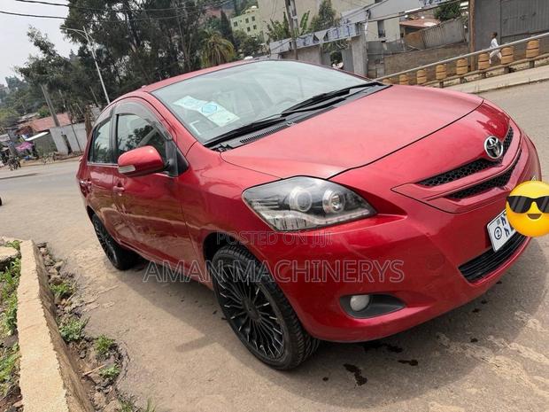 Toyota Yaris 2010 Red