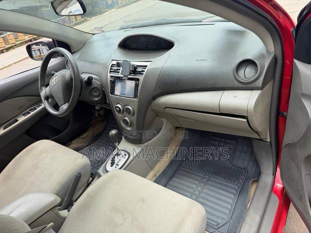 Toyota Yaris 2010 Red