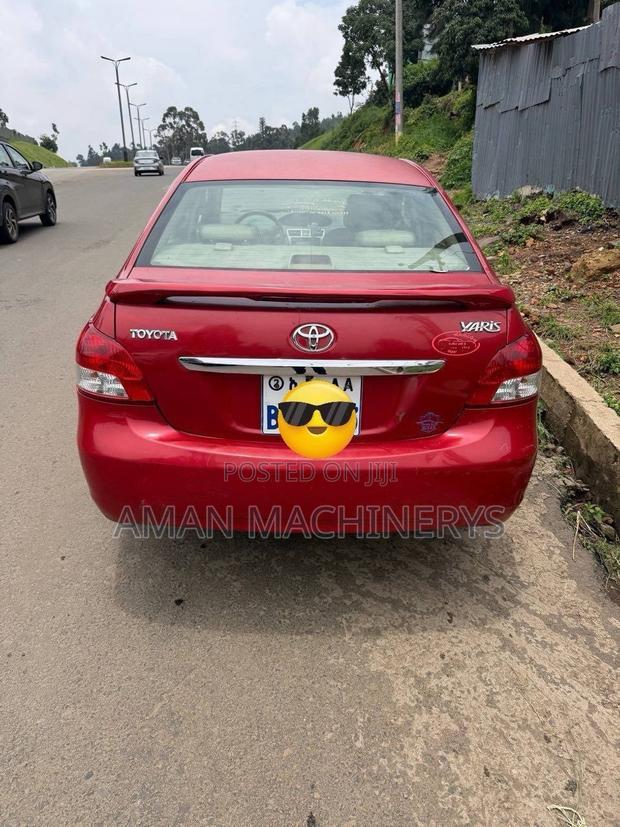 Toyota Yaris 2010 Red