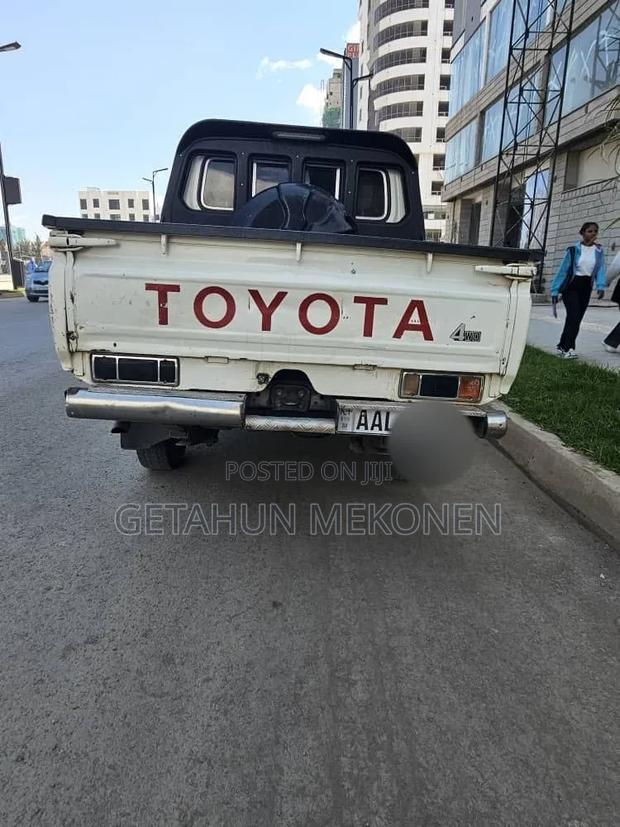 Toyota Land Cruiser 2020 White
