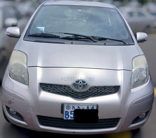 Toyota Yaris 2010 Purple