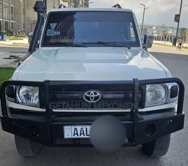 Toyota Land Cruiser 2020 White