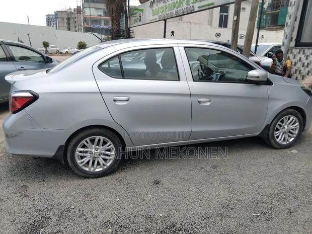 Mitsubishi Attrage 2022 Silver