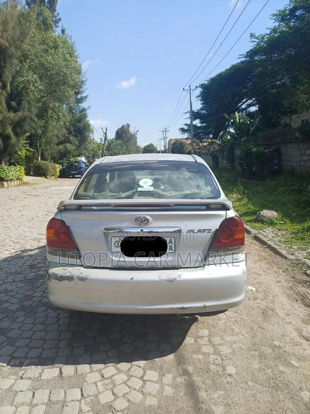 Toyota Platz 2005 Silver