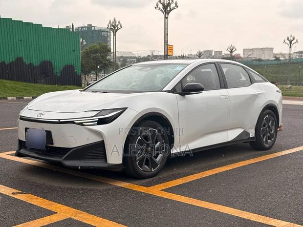 Toyota bZ3 2024 White