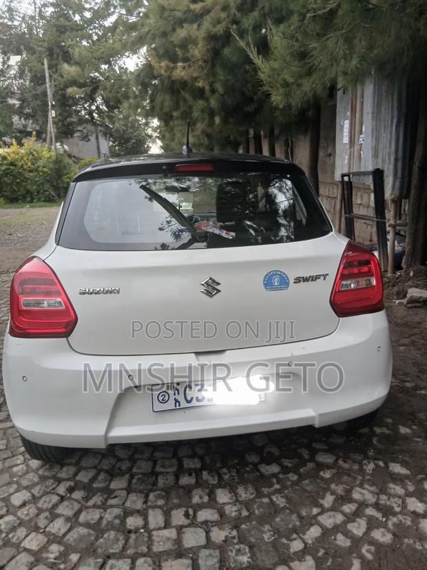 Suzuki Swift 2022 White