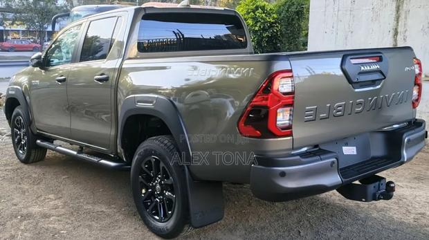 New Toyota Hilux 2024 Gray