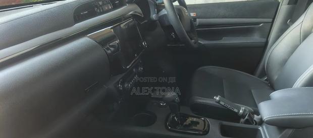 New Toyota Hilux 2024 Gray