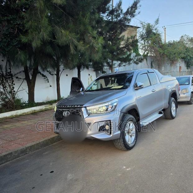 Toyota Hilux 2016 Silver
