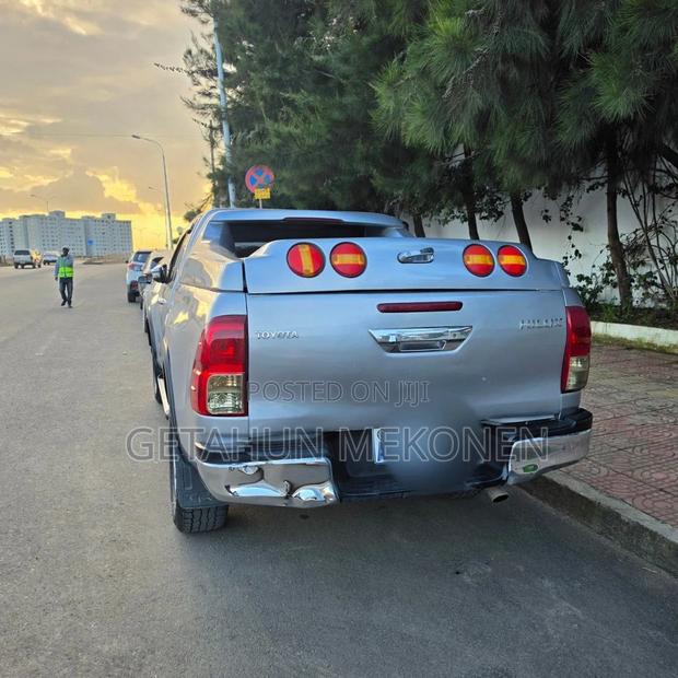 Toyota Hilux 2016 Silver