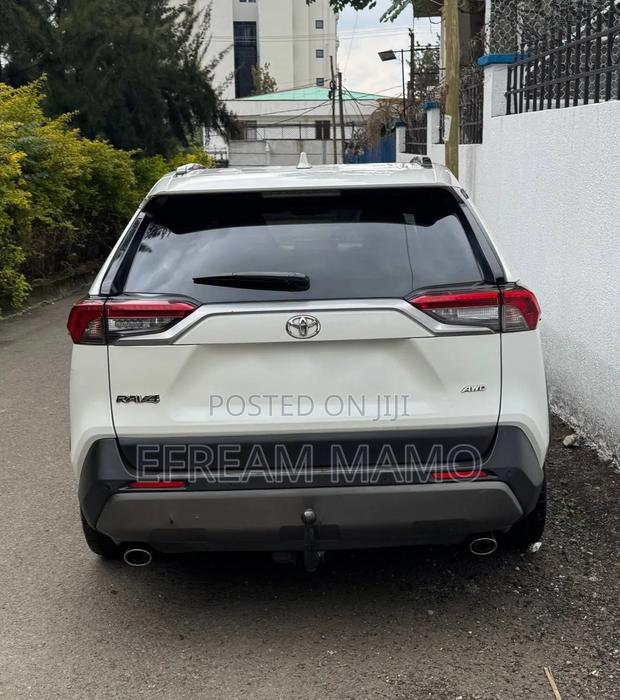 Toyota RAV4 2021